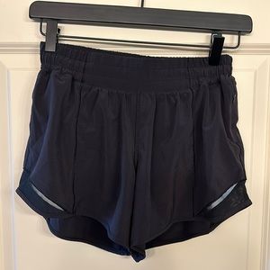 Hotty Hot High-Rise Lined Short 2.5" Size 6